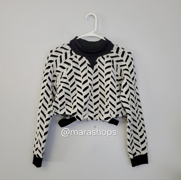 Koral Echo Friley Pullover - Picture 2 of 5